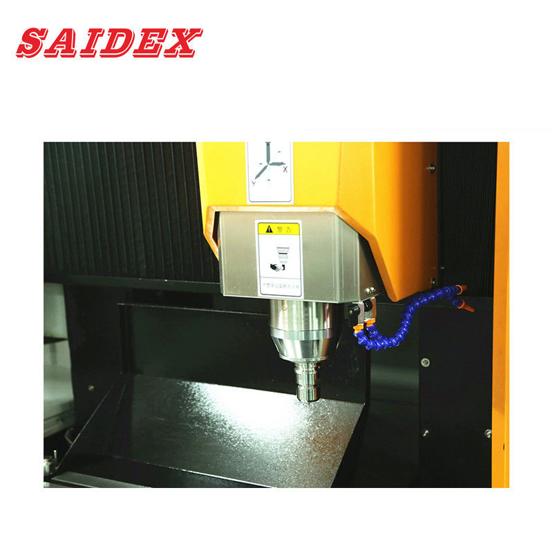 50Hz 강력한 아크릴 표면 닦기 썰기 기계 전압 380v Spind의 최대 전력;E 5.5kw